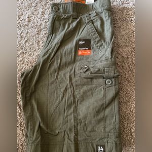 Men’s Urban Pipeline cargo short lot.